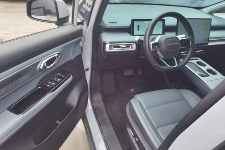 Used AION Y 2023 Plus 510 Smart Edition
