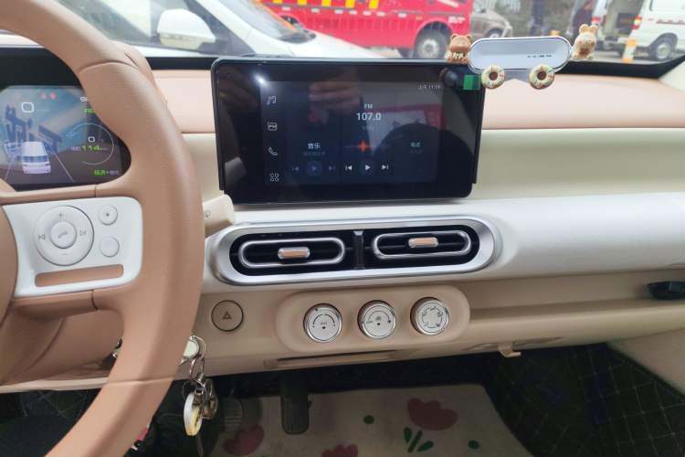 Used Wuling Hongguang MINIEV 2024 3rd Generation 170 km Audio And AC Panel