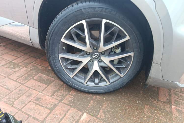 Used GAC Trumpchi GS8 2022 Double-Energy Series 2.0TM Four-Wheel Drive Premium Edition (7 Seats) Right Front Wheel Hub