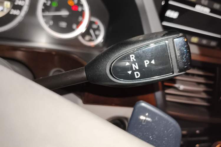 Used Mercedes-Benz E-Class 2012 E 300 L Elegant Model Gear Lever