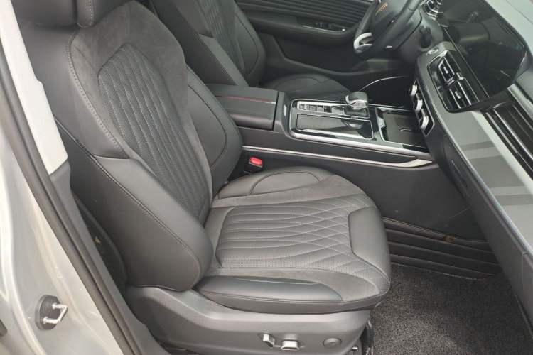 Used Hongqi HS5 2023 2.0T Four-Wheel Drive Flagship Pro Edition Right Front Seat