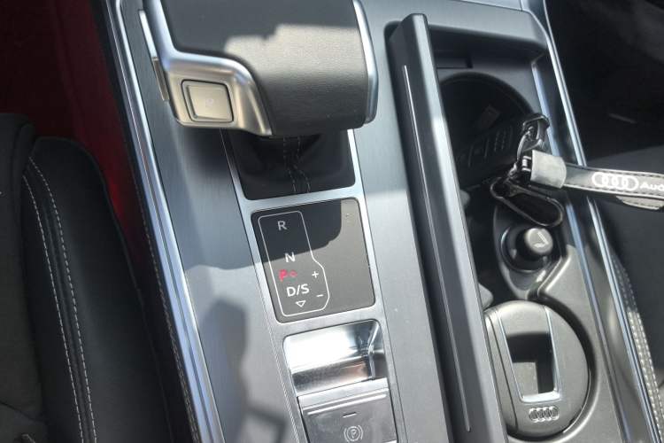 Used Audi A7L 2025 45 TFSI Luxury Edition Gear Lever