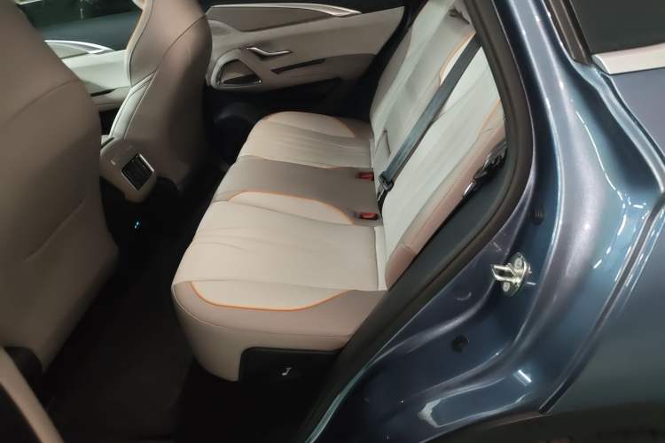 Used BYD Song Pro New Energy 2024 HONOR Edition DM-i 71KM Navigation Model
