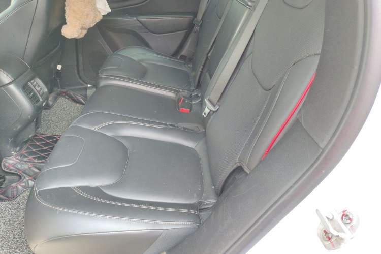 Used Jeep Cherokee 2016 2.4L Superior Edition Left Rear Seat