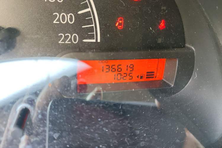 Used Nissan Sunny 2011 1.5XE Manual Comfort Edition Odometer Close Up