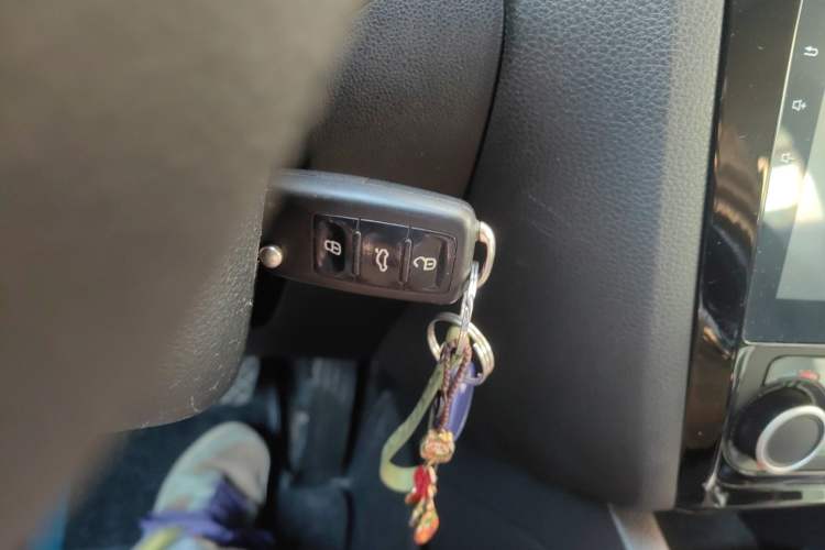 Used Volkswagen Sagitar 2014 1.6L Automatic Comfort Model Vehicle Key