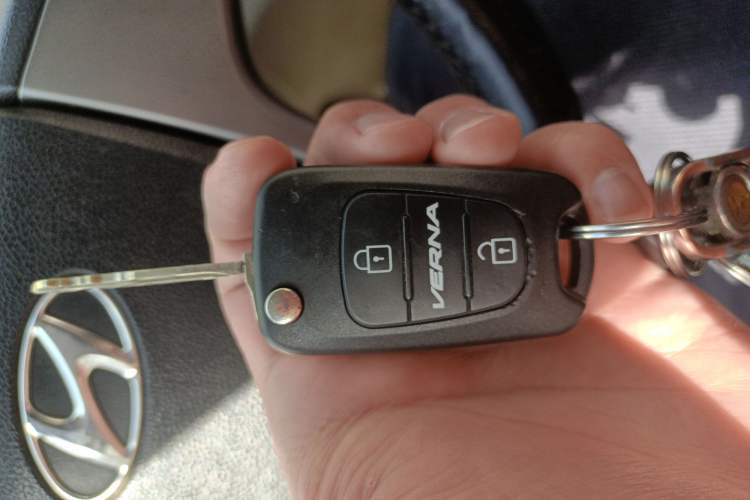 Used Hyundai Verna (older generation) 2014 1.4L Manual Smart GLS Trim
