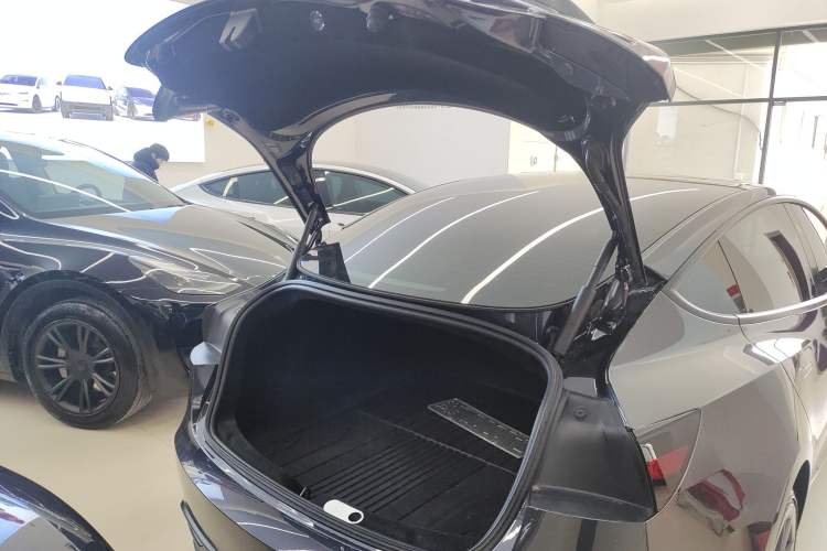 Used Tesla Model 3 2024 High-Performance All-Wheel-Drive Version