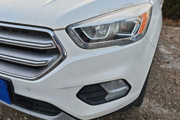 Used Ford Kuga 2018 EcoBoost 180 Two-Wheel-Drive Platinum Edition
