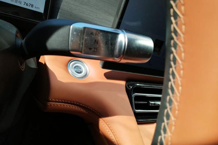 Used JETOUR Shanhai L7 Plus 2025 Model 220km Elite Edition, 5 Seats Gear Lever