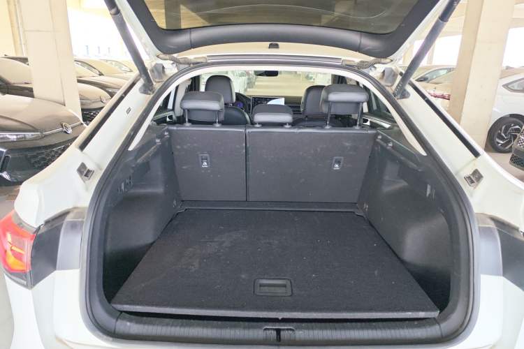 Used Volkswagen Tiguan X 2023 330TSI Two-Wheel Drive Luxury Edition Trunk