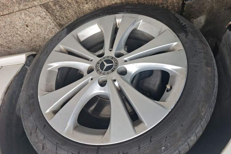 Used Mercedes-Benz B-Class 2017 B 200 Sport Edition Left Front Wheel Hub