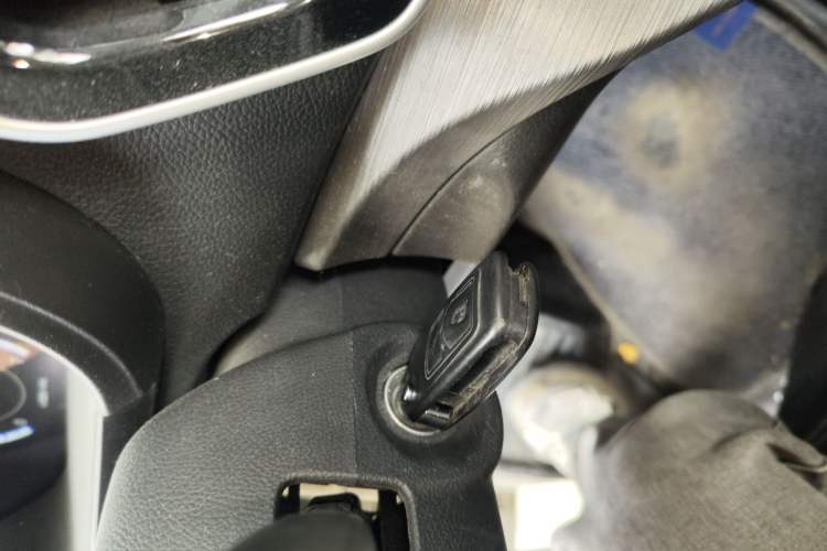 Used CHANGAN KAICHENG Ruixing M60 2023 1.5L GDI Elite-Class Passenger Vehicle 6/7 Seats