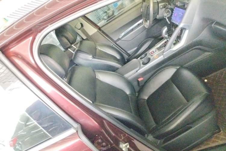 Used Peugeot 3008 2016 2.0L Automatic Classic Edition
