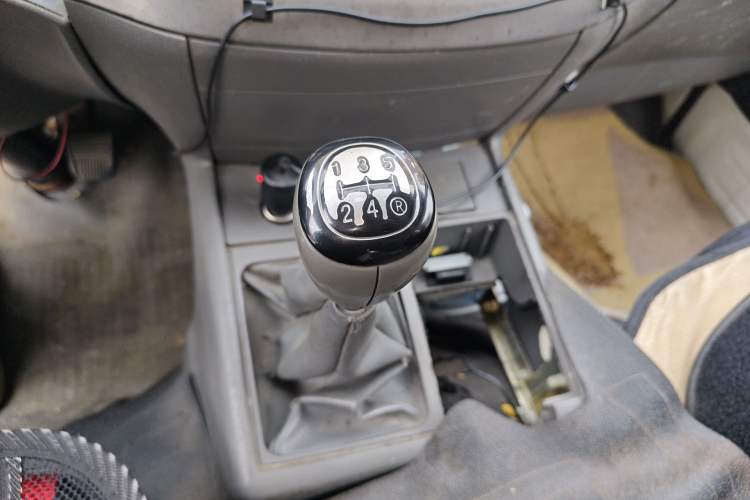 Used Jinbei Hiace 2011 2.0L 5th Generation Kuaiyunwang Standard Version 4G19