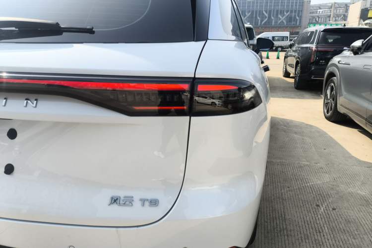 Used Chery Fengyun T9 2025 120 Long-Range Luxury Version 5 Seats Lithium Iron Phosphate