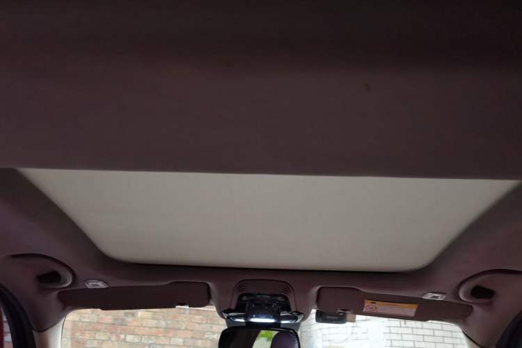 Used Alfa Romeo Giulia 2017 2.0T 200HP Luxury Edition Headliner