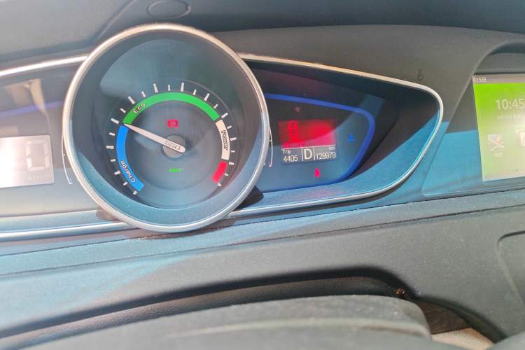 Used Roewe e550 2014 Flagship Edition Odometer Close Up