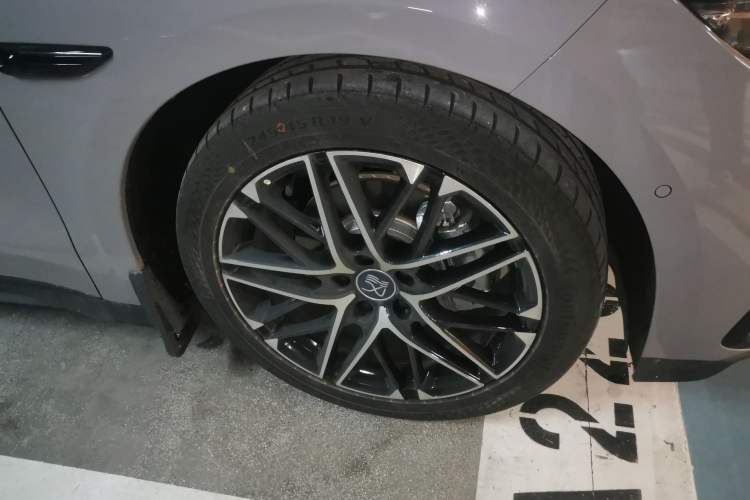 Used BYD Han 2025 EV Intelligent Driving Edition 605KM Prestige Model Exterior 7