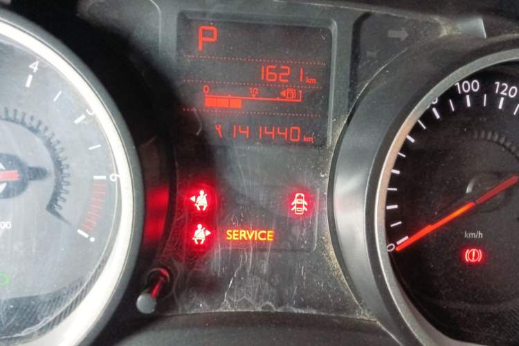 Used Citroen C3-XR 2017 1.6L Automatic Fashion Model Odometer Close Up