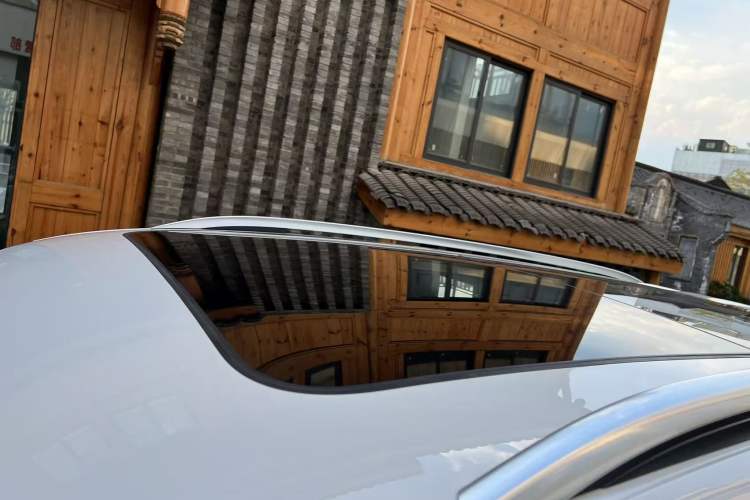 Used Volkswagen Tiguan L 2020 330TSI Automatic Two-Wheel Drive Panoramic Comfort Edition China VI Standard
