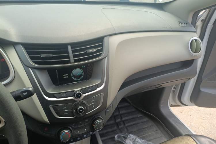 Used Chevrolet Sail 2015 Sail 3 1.5L AMT Happiness Sunroof Edition Audio And AC Panel