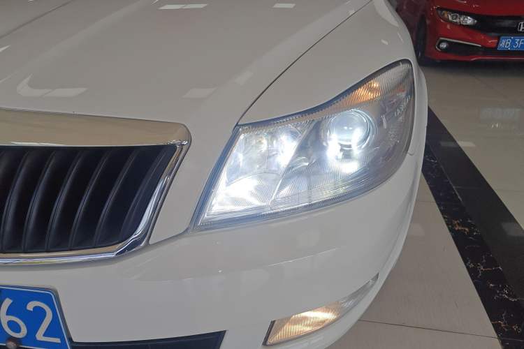 Used Skoda Octavia 2015 Classic Model 1.6L Manual Yijie Edition
