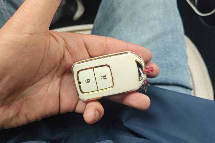 Used Honda Vezel 2015 1.8L CVT 2WD Luxury Model Vehicle Key