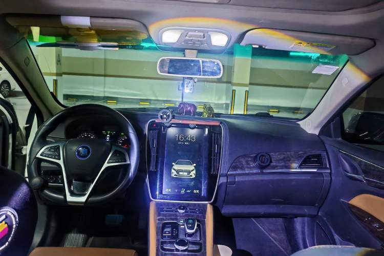 Used BYD Qin New Energy 2017 1.5T Luxury Model Headliner