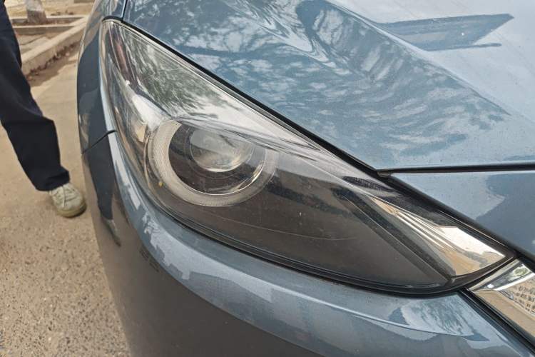 Used Mazda 3 Axela 2019 Cloud-Controlled Sedan 1.5L Automatic Luxury Model China VI Standard Exterior 6