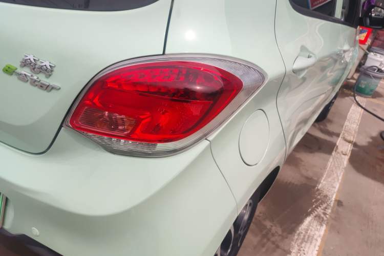 Used CHANGAN OSHAN Benni E-Star 2021 National Edition Colorful Version Lithium Iron Phosphate (31.95 kWh) Right Rear Taillight