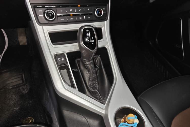 Used Geely Auto Vision 2019 Upgraded Model 1.5L CVT Luxury Version China VI Standard
