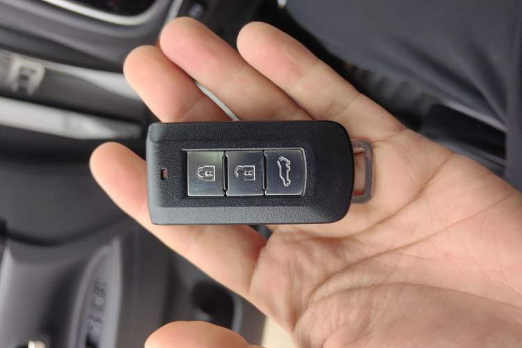 Used Mitsubishi Outlander 2016 2.4L 4x4 Luxury Edition 7-Seater