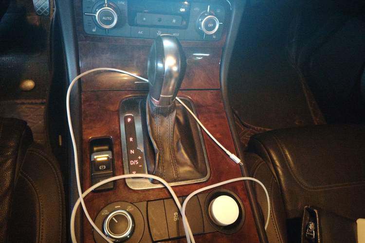 Used Volkswagen Touareg 2011 3.0 TSI Standard Version Gear Lever