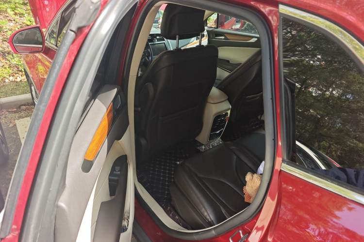 Used Lincoln MKC 2014 2.0T Four-Wheel Drive Luxury Edition Left Rear Seat