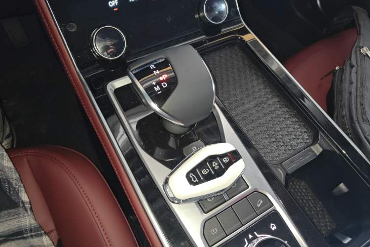 Used JETOUR X90 PLUS 2025 1.6TD DCT Elite Edition 7-Seater
