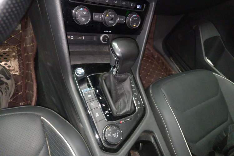 Used Volkswagen Tiguan L 2017 380TSI Automatic All-Wheel-Drive Flagship Edition
