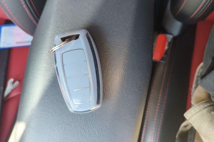 Used Haval H2s 2017 Red-Label 1.5T Dual-Clutch Elite Model
