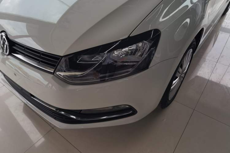 Used Volkswagen Polo 2016 1.6L Automatic Comfort Model Left Front Headlight