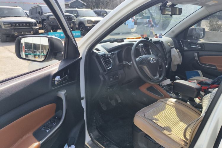 Used Oshan CX70 2017 Facelifted CX70T 1.5T Manual High-Performance Edition
