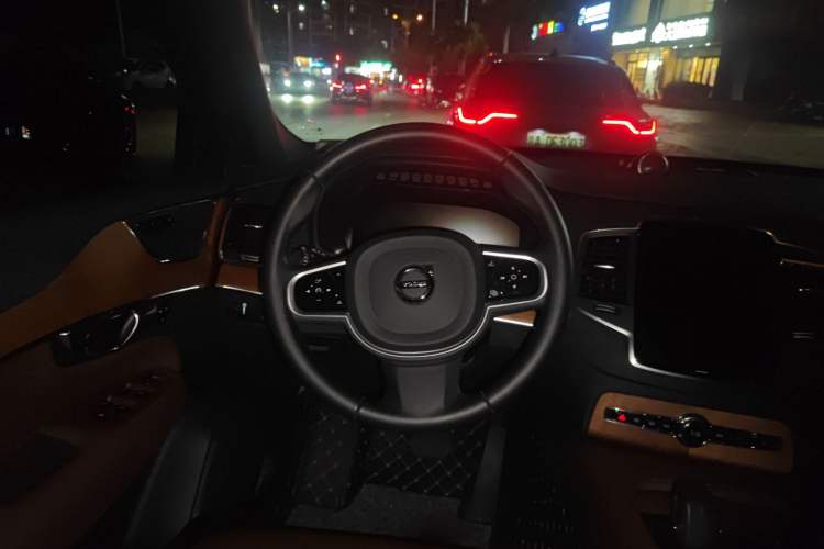 Used Volvo XC90 2022 B5 Smart Drive Luxury Edition 5 Seats Steering Wheel