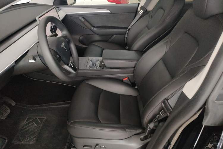 Used Tesla Model Y 2023 Rear-Wheel-Drive Version
