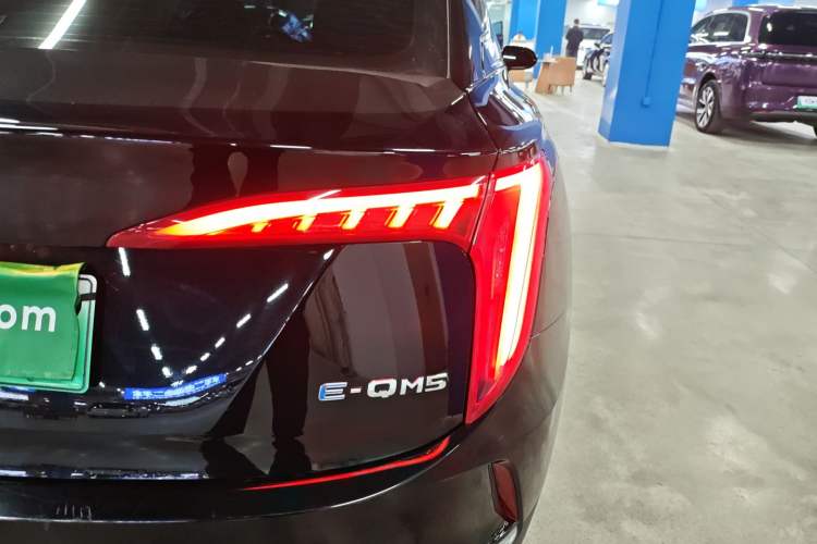 Used Hongqi E-QM5 2024 500km Range Edition
