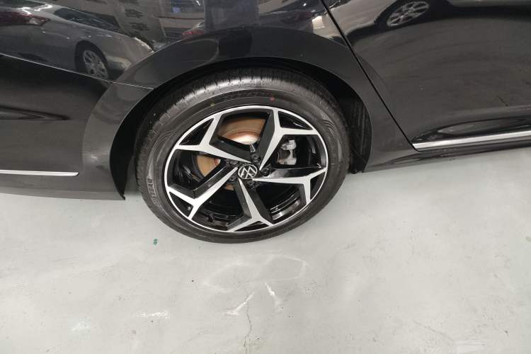 Used Volkswagen Passat 2023 Restyled 330TSI Starry Luxury Edition Exterior 5