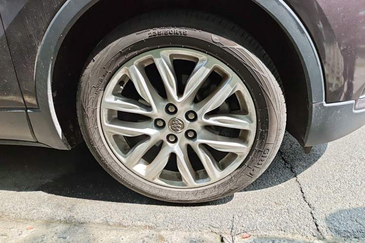 Used Buick Envision 2018 28T Four-Wheel Drive Elite Version Right Front Wheel Hub