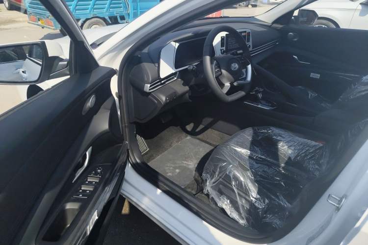 Used Hyundai Elantra 2023 1.5L CVT GLX Elite Edition Driver Seat