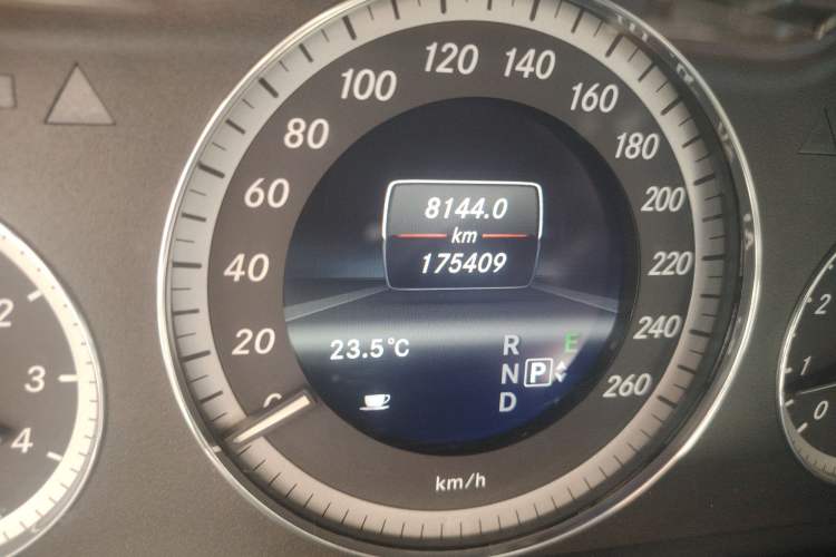 Used Mercedes-Benz E-Class 2013 E 260 L CGI Elegant Model
