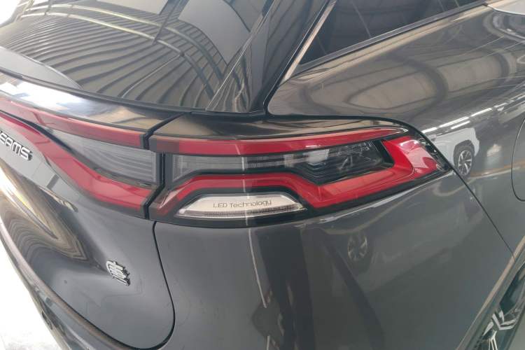 Used BYD Tang New Energy 2021 DM-i 112KM Prestige Model Right Rear Taillight