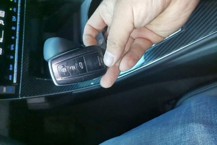 Used Toyota Avalon 2019 2.5L Ambition Version China VI Standard Interior 1