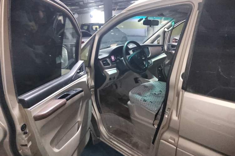 Used FORTHING Lingzhi 2018 M5L 1.6L 7-Seater Comfort Model Driver Seat